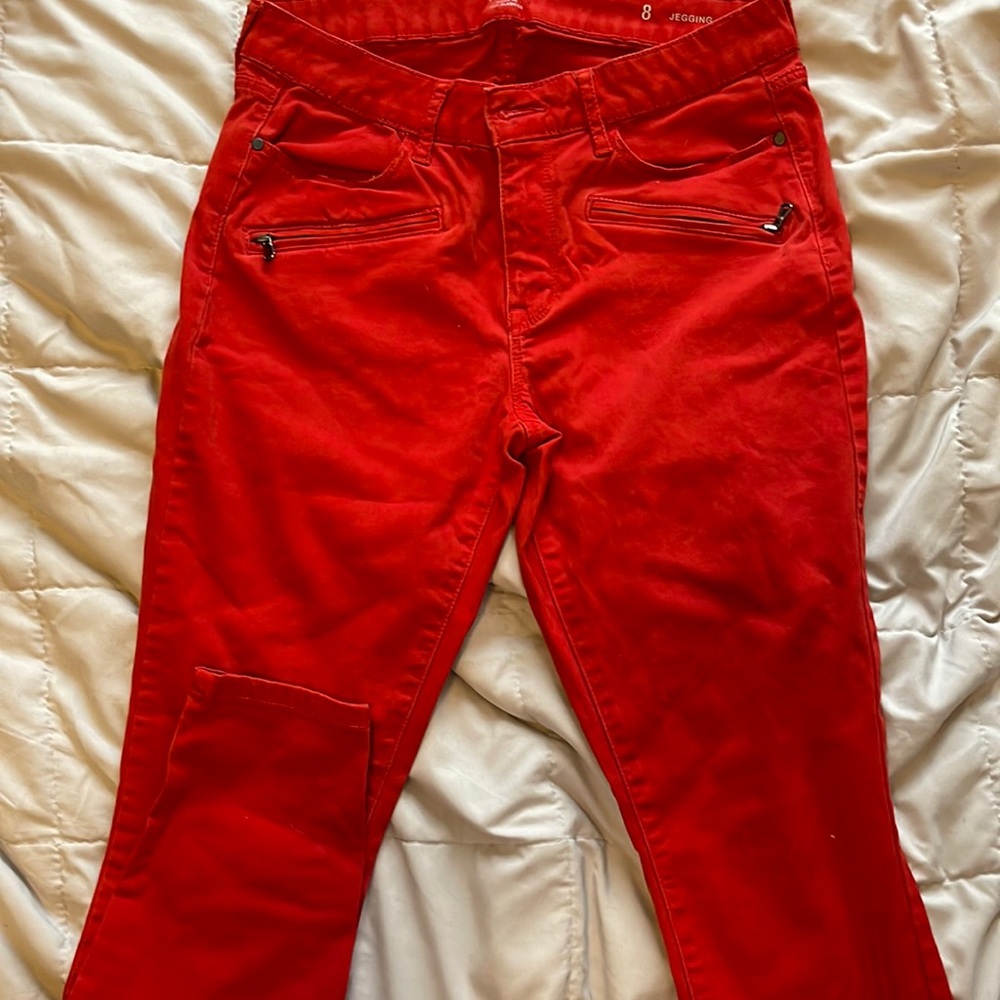 Red size 8 jeggings. Super comfortable.